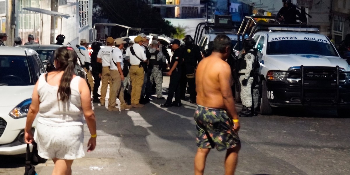Tras intentar agredir a un transportista destíneme a 4 en #Acapulco